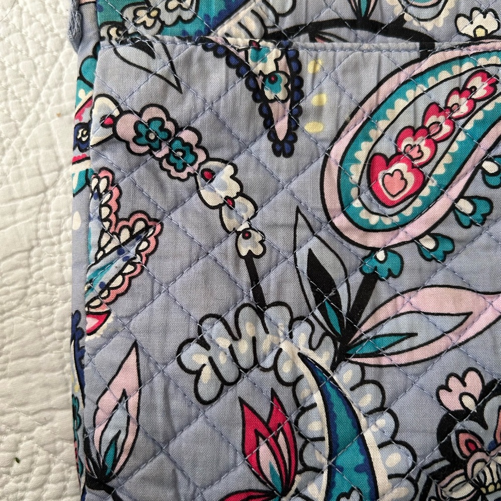 Vera Bradley RFID crossbody bag in Makani paisley pattern. Nice used shape! - Picture 7 of 15